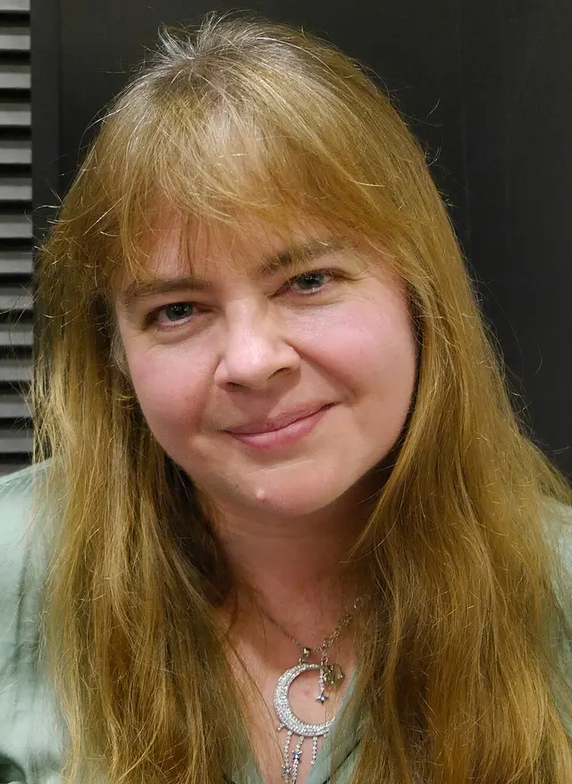 Portrait of Imogen Robertson