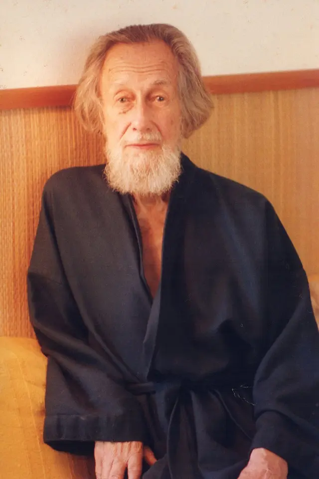 Portrait of Martin Lings